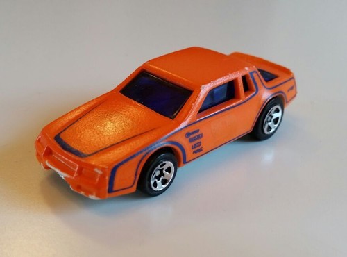 Hot wheels chevy stocker - hot,